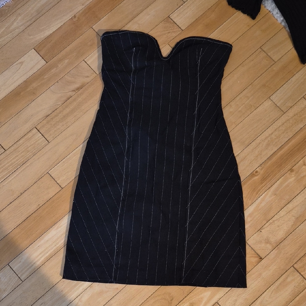 Zara Elegant Black Strapless Dress with White Stripes